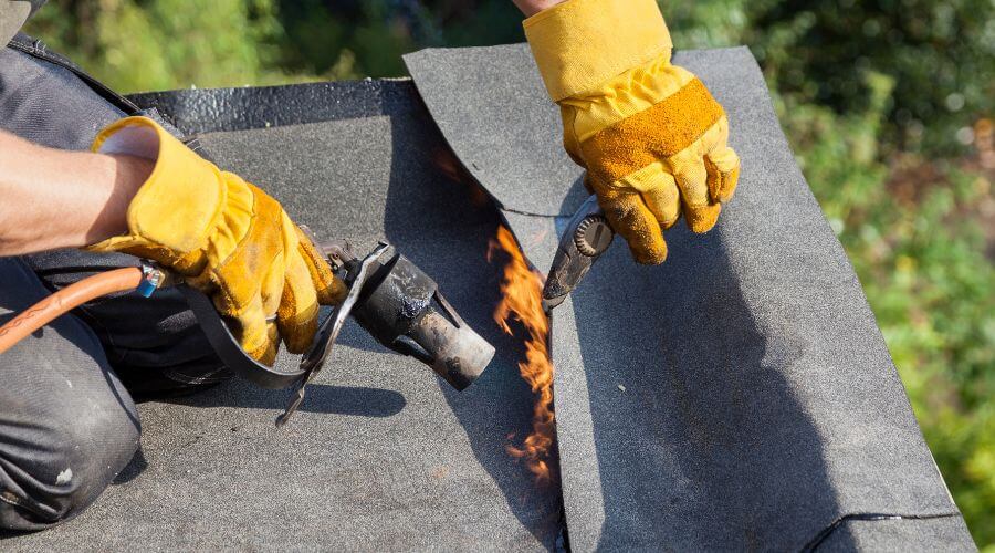Expert Emergency Roof Repairs services in Chatsworth, IL